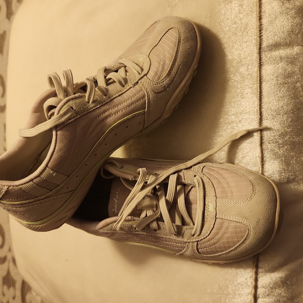 Skechers relaxed fit plus memory foam sneakers